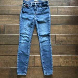 ❤️3/$30 Tommy Hilfiger Denim Jeans